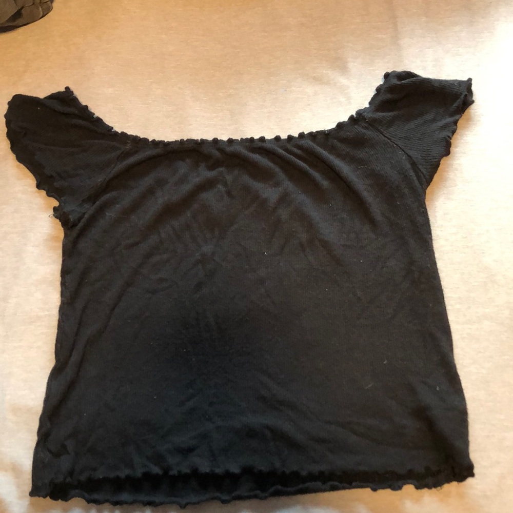 Off-shoulder Crop Top